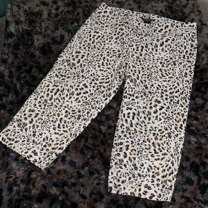 Zac & Rachel petites animal print pull on cropped pants. Wide waistband size 14p